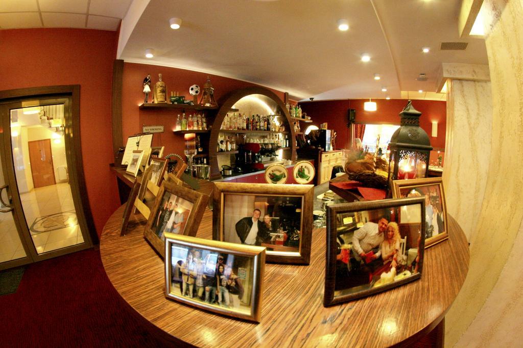 Hotel I Restauracja Zloty Las ภายนอก รูปภาพ
