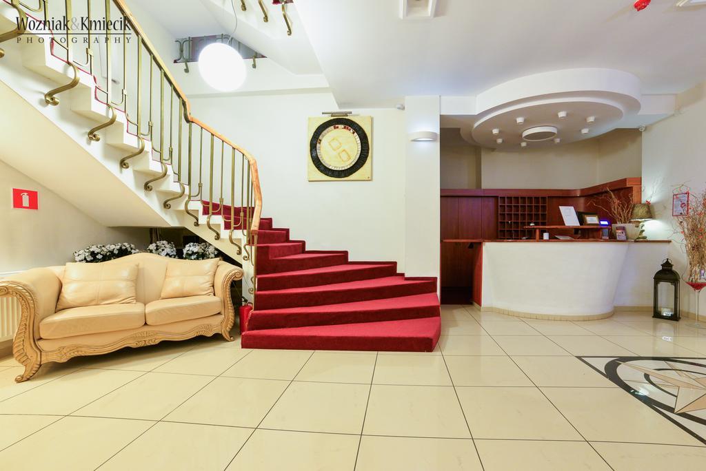 Hotel I Restauracja Zloty Las ภายนอก รูปภาพ