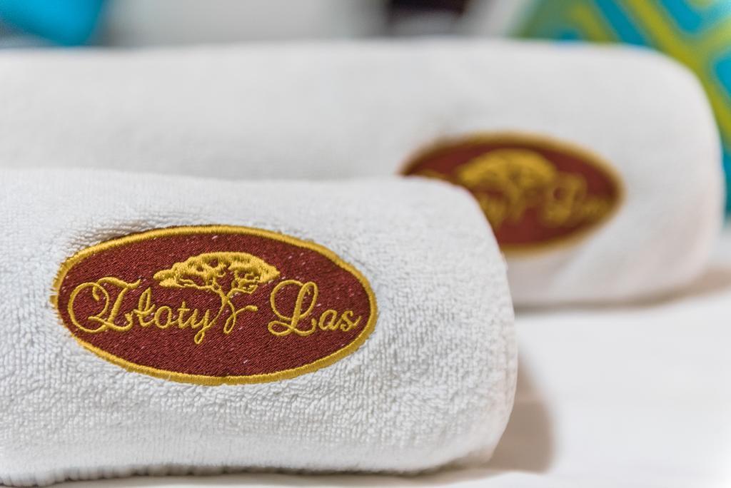 Hotel I Restauracja Zloty Las ภายนอก รูปภาพ