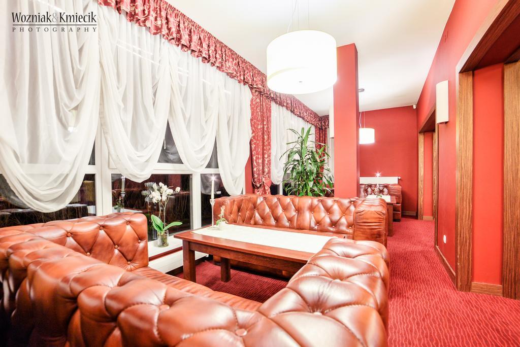 Hotel I Restauracja Zloty Las ภายนอก รูปภาพ