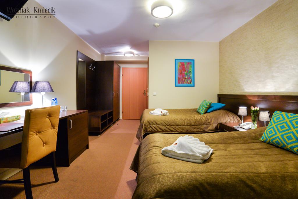Hotel I Restauracja Zloty Las ภายนอก รูปภาพ